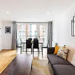 Bright Battersea Apartment