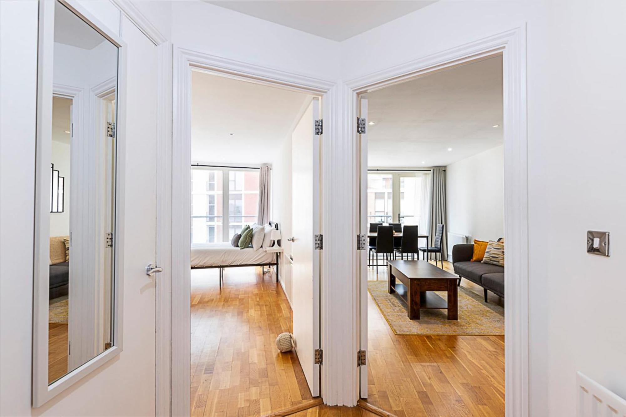 Bright Battersea Apartment London