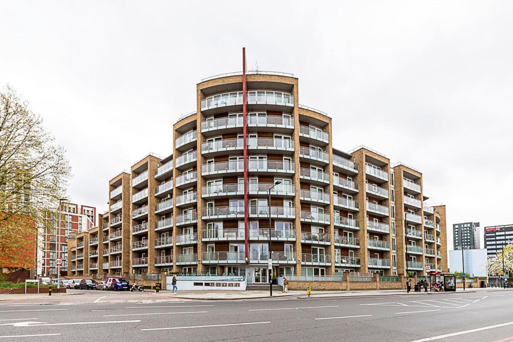 Bright Battersea Apartment London
