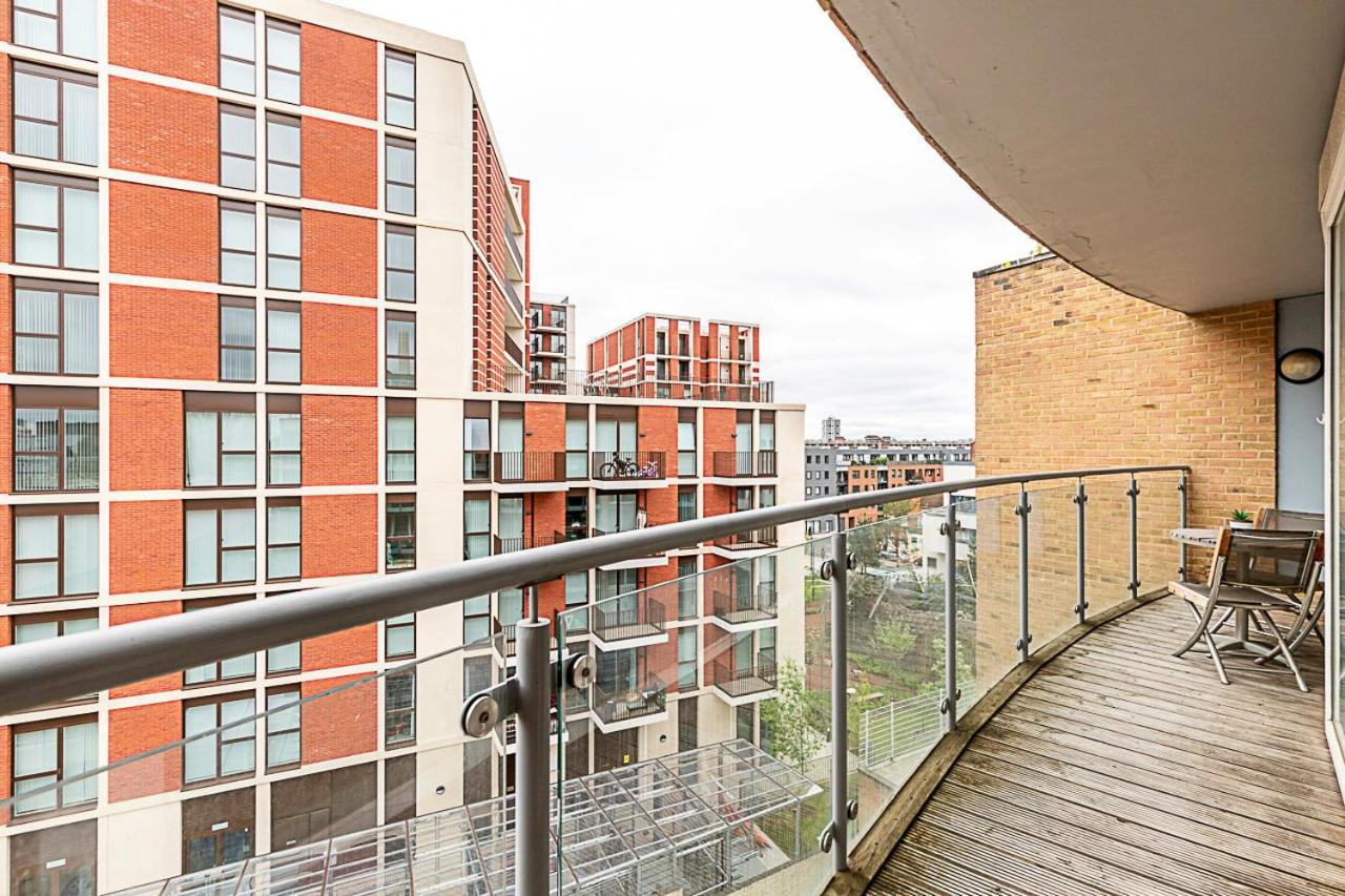 Bright Battersea Apartment